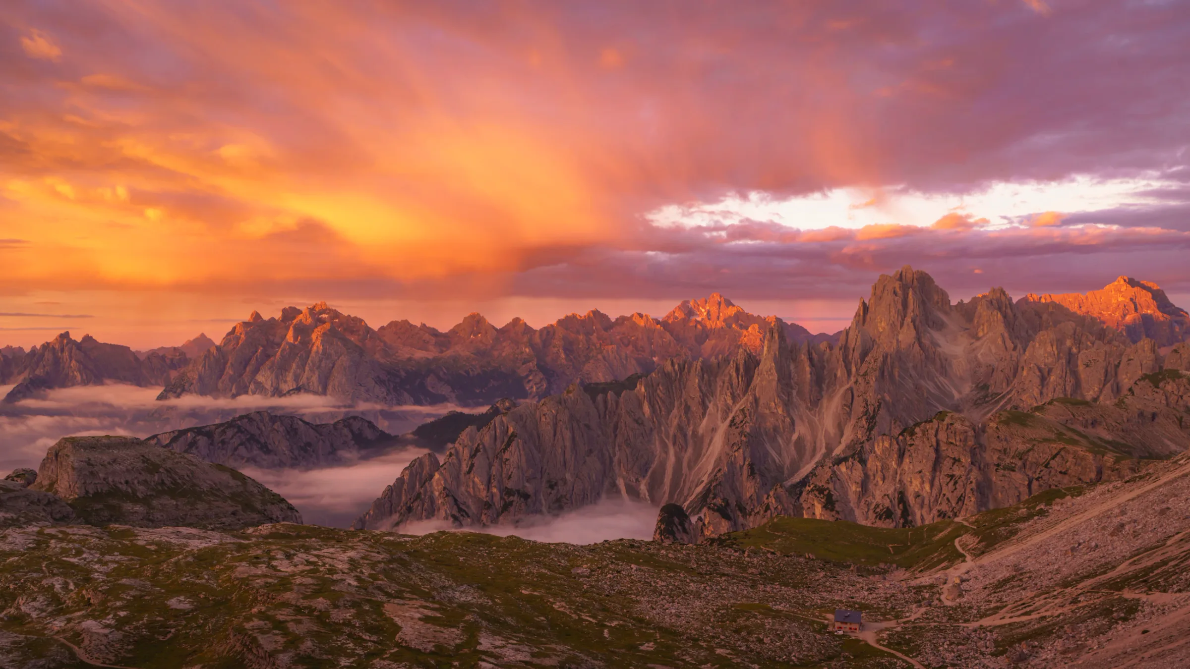 Panorama delle Dolomiti all’alba